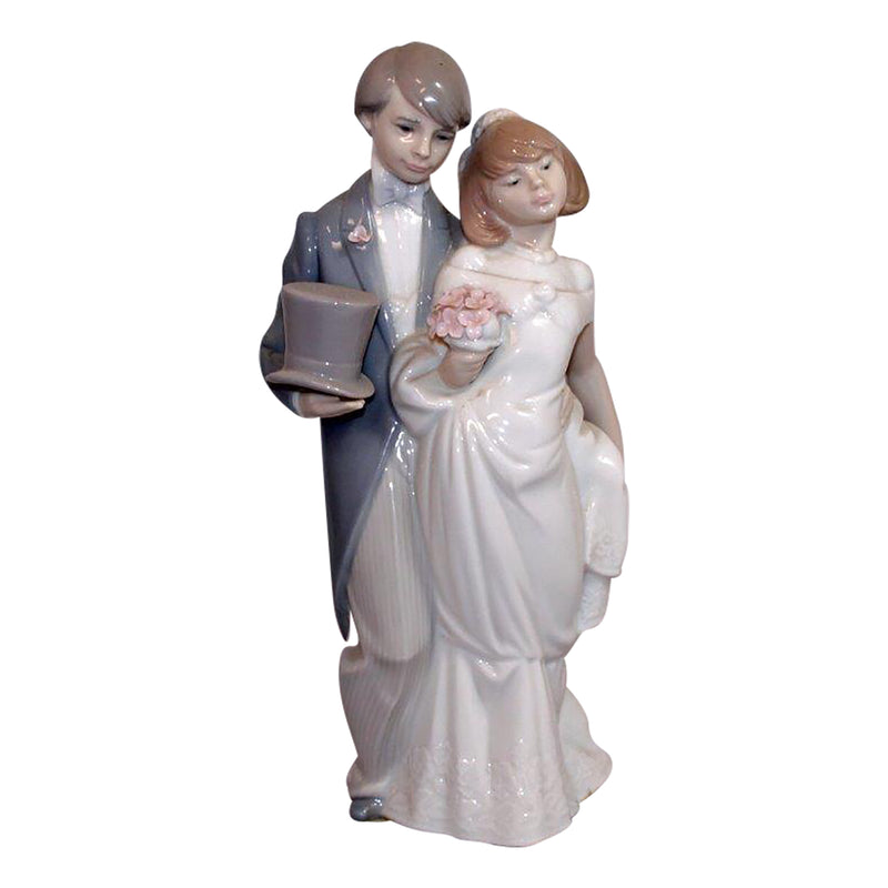 Lladró Figurine: 6164 Wedding Bells