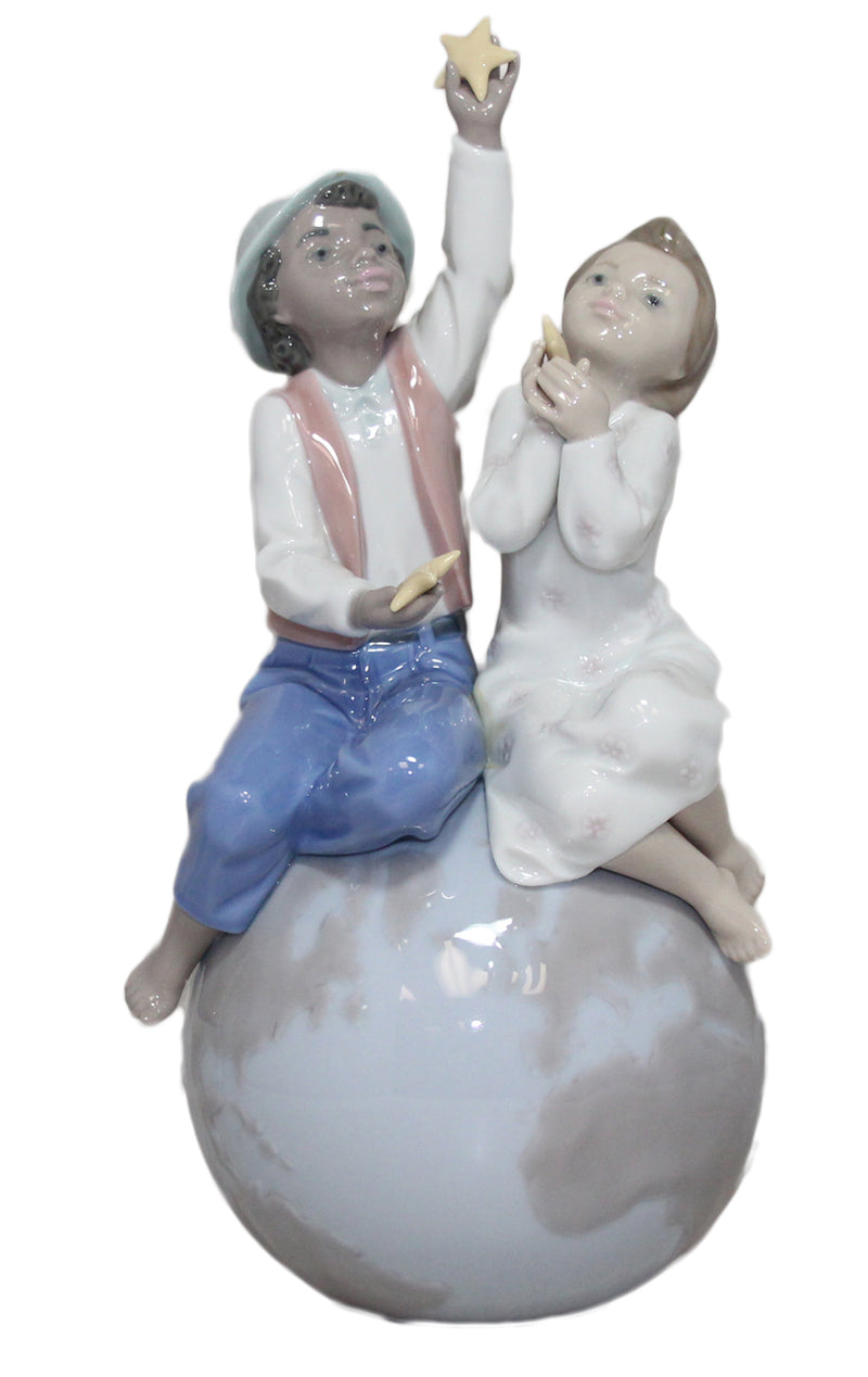 Lladró Figurine: 6353 A World of Love