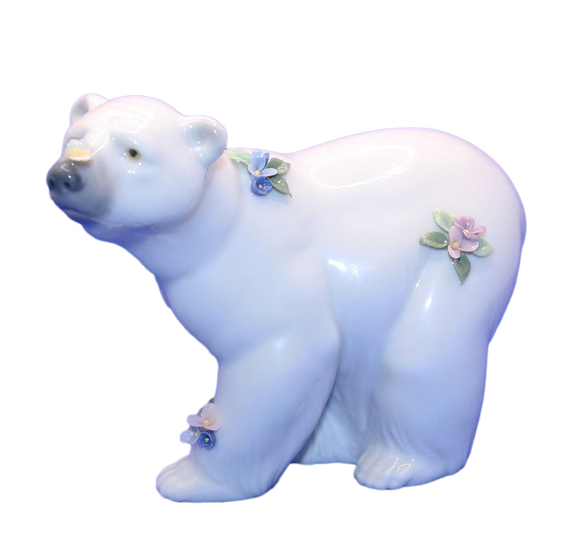 Lladró Figurine: 6354 Attentive Polar Bear