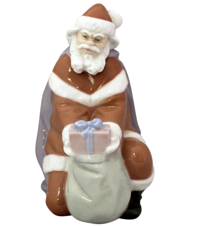 Lladró Figurine: 6575 A Gift from Santa