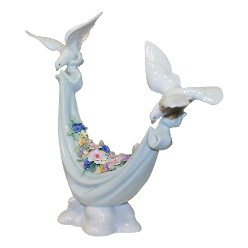 Lladró Figurine: 6579 Petals of Peace