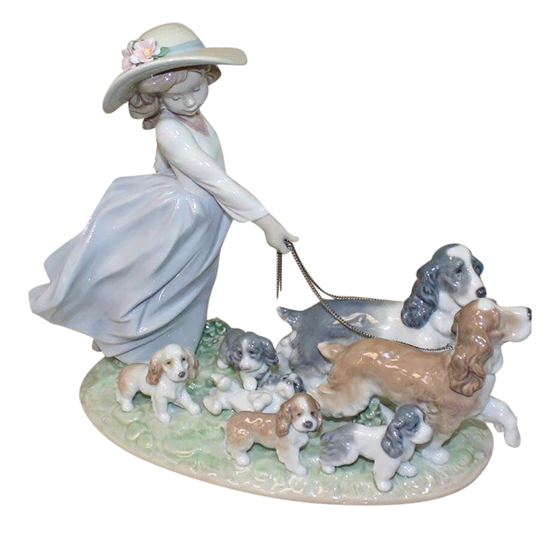 Lladró Figurine: 6784 Puppy Parade