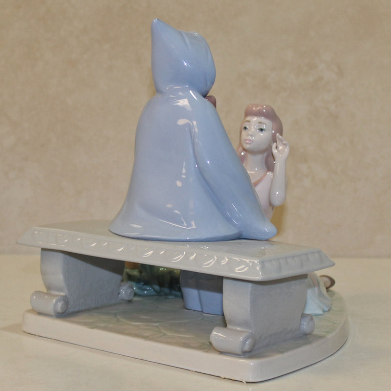 Lladró Figurine: 7553 Cinderella Rags