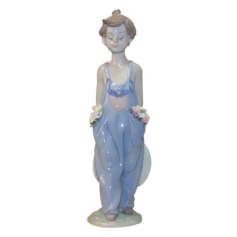 Lladró Figurine: 7650 Pocket Full of Wishes
