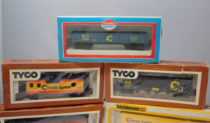 Lot of 5 Chessie System Trains | Ho Scale | Engine, Caboose & Freight Cars