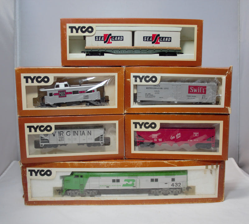 Lot of 6 Tyco Trains | Ho Scale | Sea Land, Burlington Northern Engine & more
