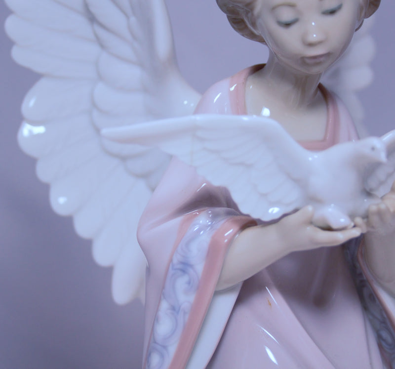 Lladró Figurine: 6131 Angel of Peace|As Is Figurine with worn box