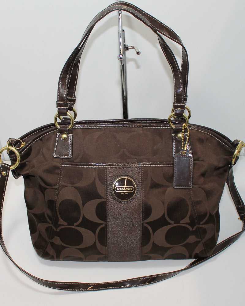 Best Coach Purse - Black (2 Small Pockets & 1 Large Zipper Pocket Inside).  Adjustable Strap. Used Sparingly. for sale in Oshkosh, Wisconsin for 2024