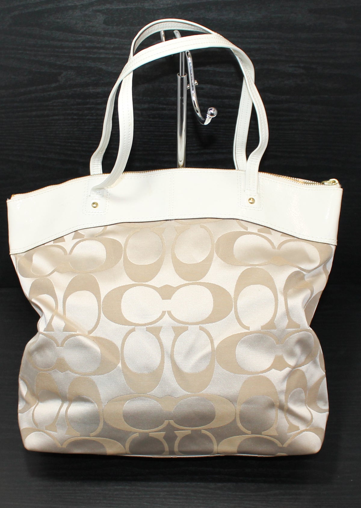 Coach Purse: F18335 White Laura Signature Tote Bag