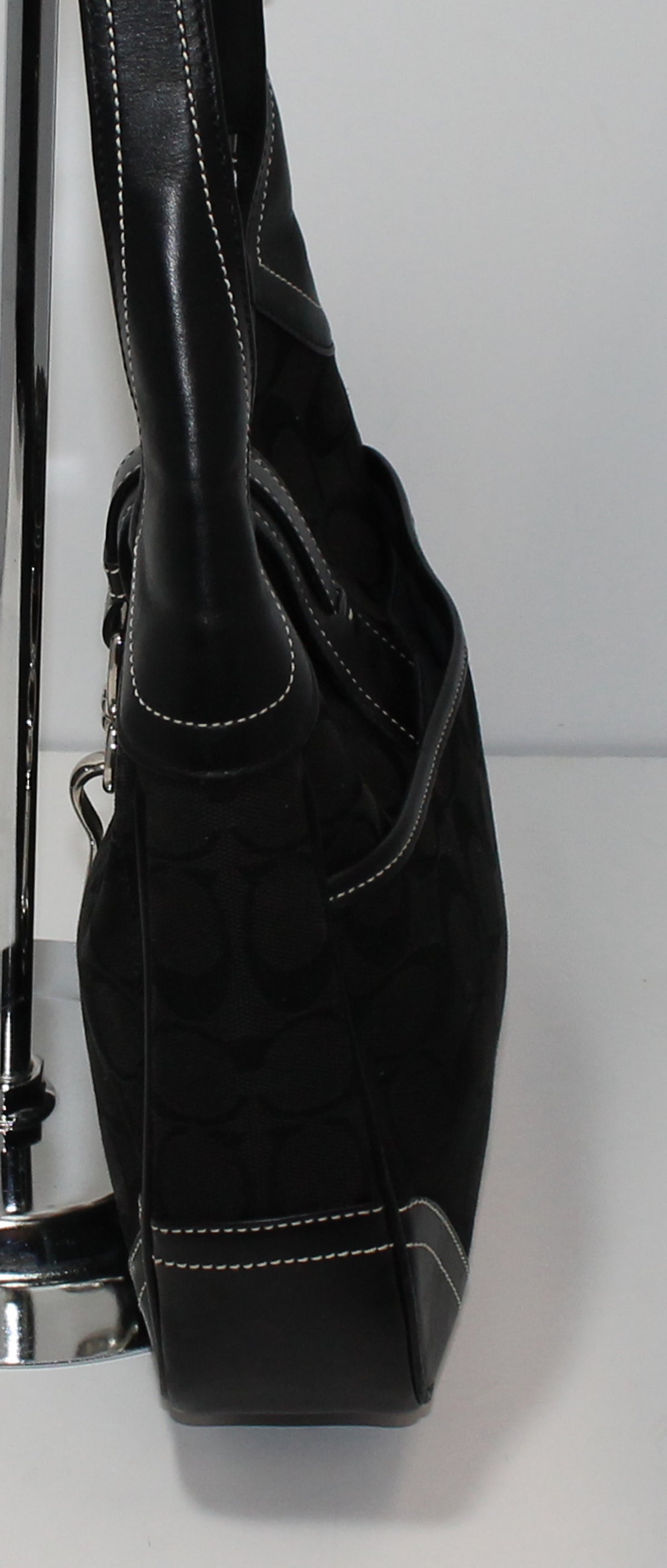 Coach Purse: 8K02 Black Signature Shoulder Bag