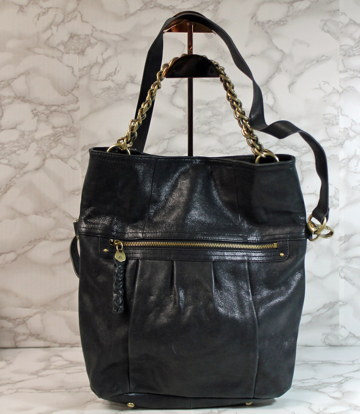 B. Makowsky offers Shoulder Bag