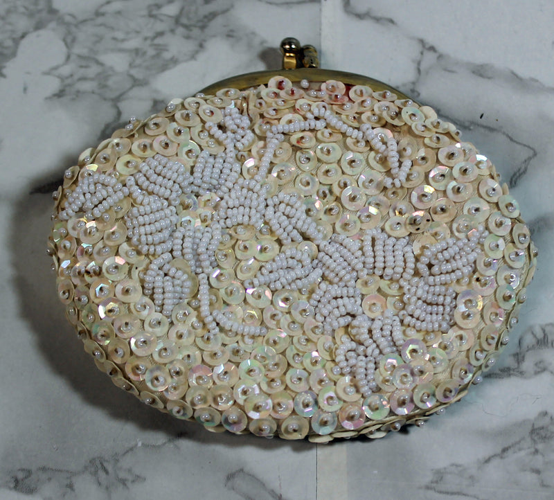 Handmade Purse: Ivory Beaded Coin Purse Bag
