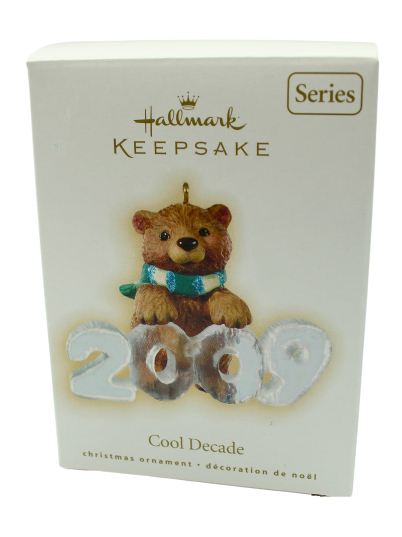 Hallmark Ornament: 2009 Cool Decade | QX8032