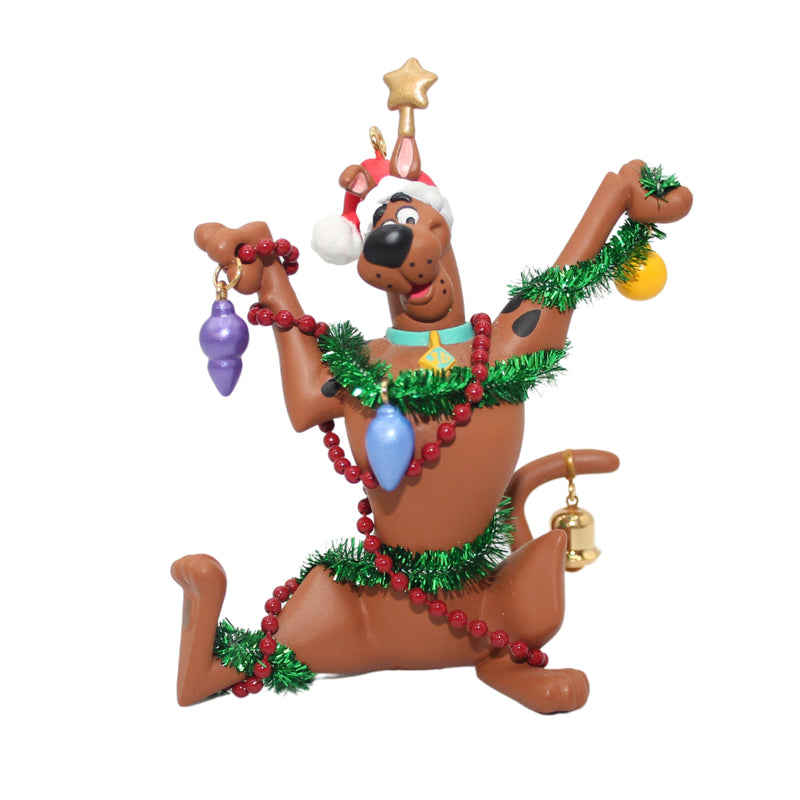 Hallmark Ornament: 2002 Decorating Scooby-Doo Style | QX8256