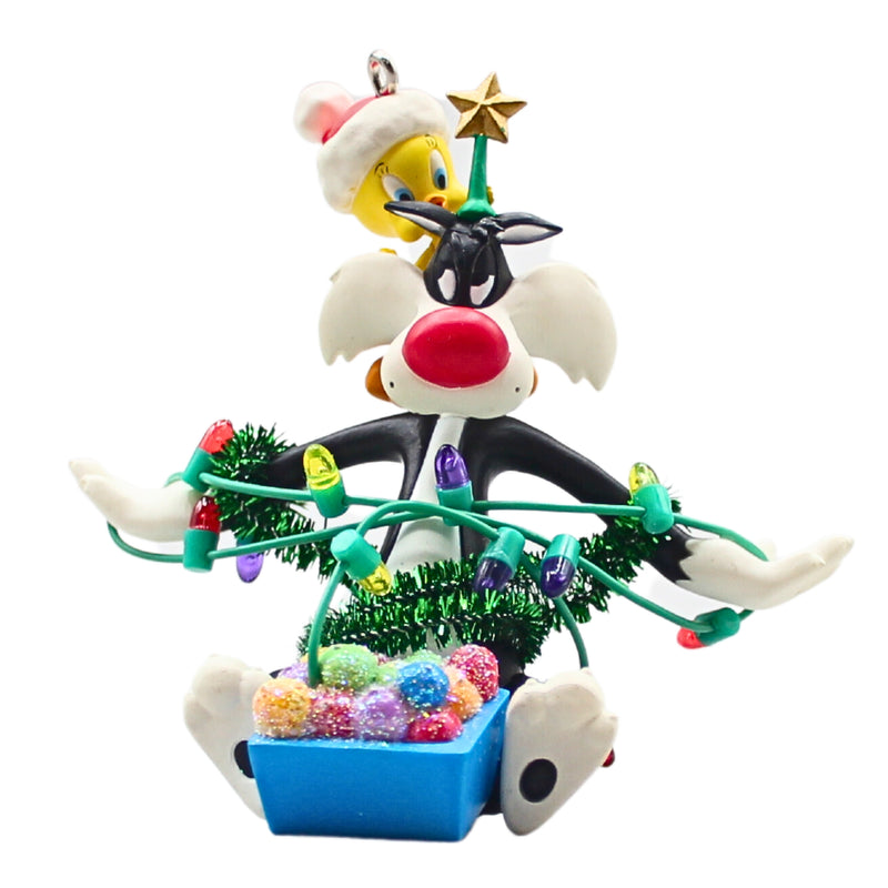 Hallmark Ornament: 2006 Sprucing Up Sylvester | QXI6126 | Looney Tunes