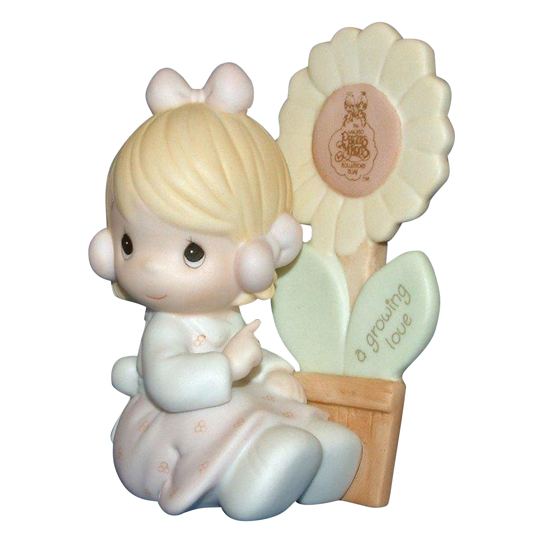 Precious Moments: E0008 A Growing Love | Collectors Club