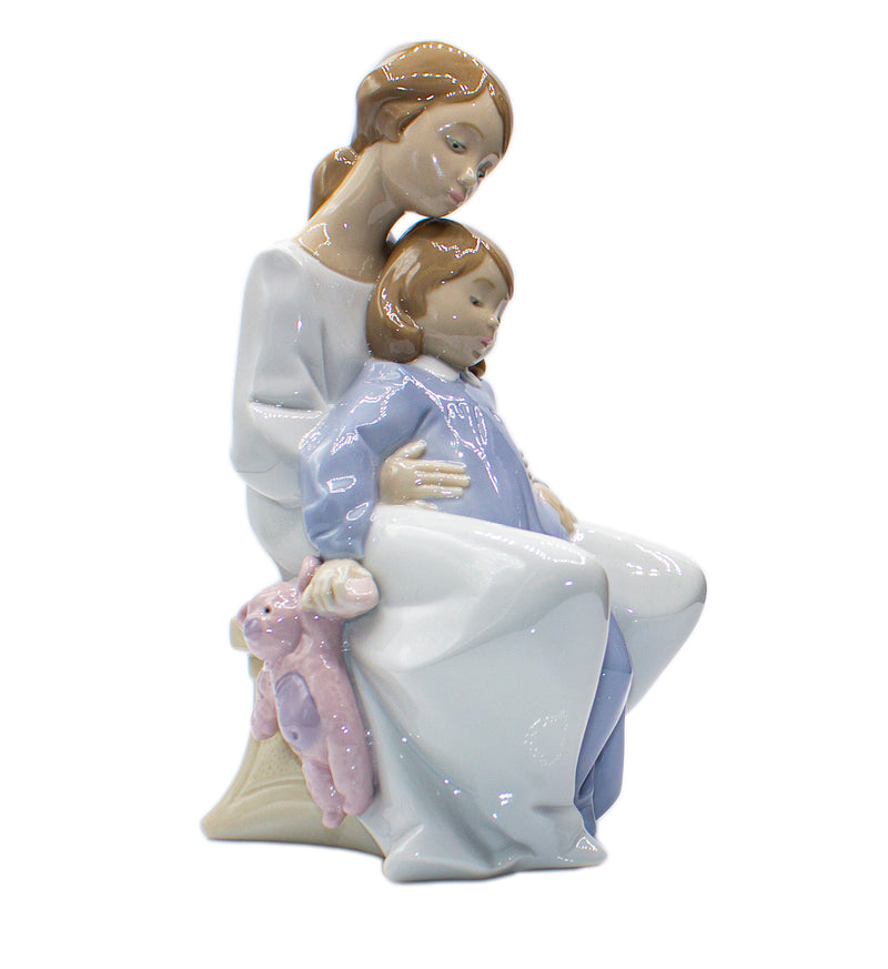 Lladró Figurine: Nao 1429 A Moment With Mommy