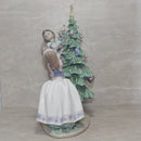 Lladró Figurine: 5897 Trimming the Tree - Repaired