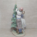 Lladró Figurine: 5897 Trimming the Tree - Repaired